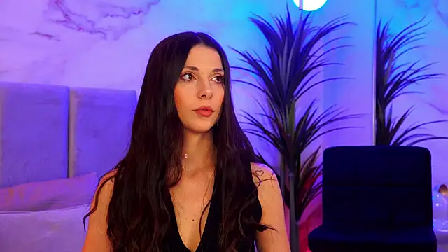 EllyLynn online show from February 6, 8:27 pm