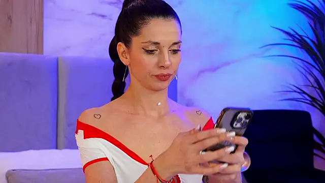 EllyLynn online show from March 1, 8:09 pm