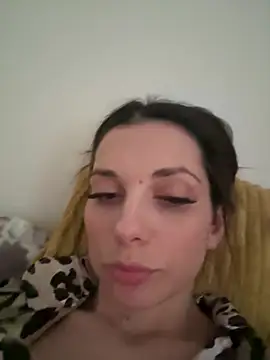 EllyLynn online show from March 4, 7:27 am