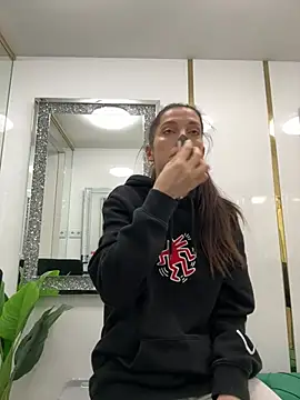 EllyLynn online show from February 28, 7:24 pm