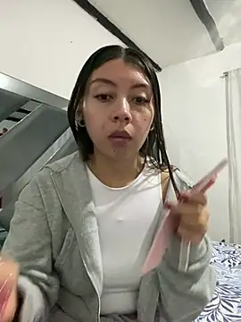 Sara-cooper2 online show from April 28, 1:37 pm