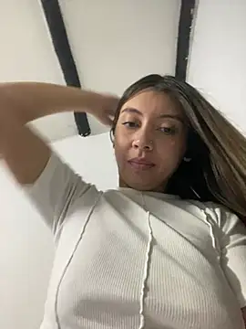 Sara-cooper2 online show from May 11, 2:45 pm