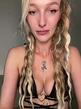 lovecassyrose online show from August 2, 10:46 am