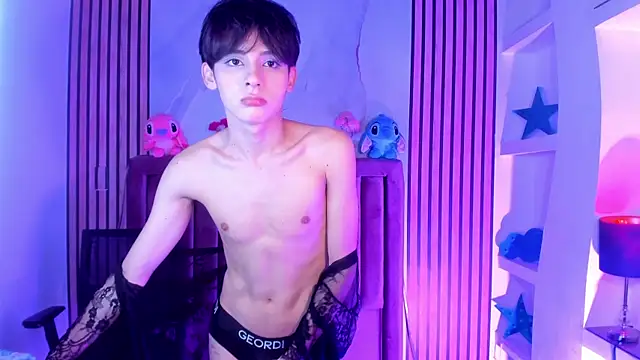 Snapshot of MathiasGreen_ chatting on December 5, 3:05 am MathiasGreen online show from December 5, 3:05 am