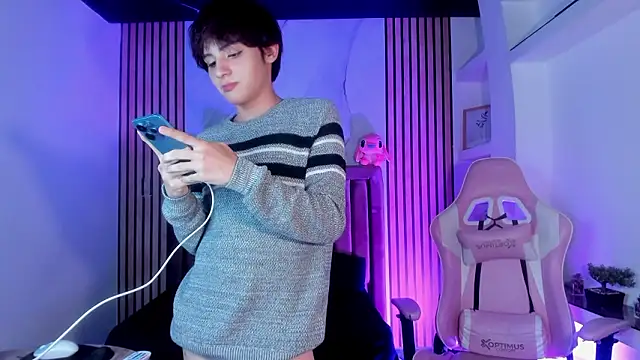 Snapshot of MathiasGreen_ chatting on February 14, 3:07 am MathiasGreen online show from February 14, 3:07 am