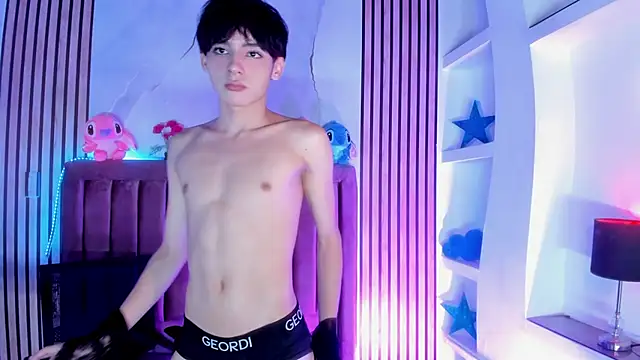 Snapshot of MathiasGreen_ chatting on November 28, 2:56 am MathiasGreen online show from November 28, 2:56 am