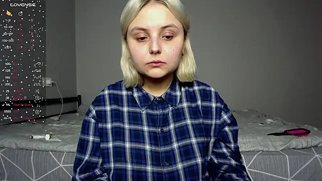 Snapshot of vendymories chatting on December 13, 9:54 pm vendymories online show from December 13, 9:54 pm