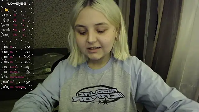 Snapshot of vendymories chatting on October 23, 11:58 pm vendymories online show from October 23, 11:58 pm