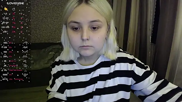 Snapshot of vendymories chatting on October 25, 11:05 pm vendymories online show from October 25, 11:05 pm