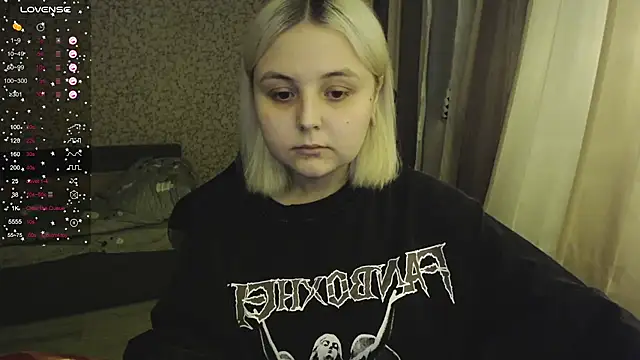 Snapshot of vendymories chatting on November 10, 2:38 am vendymories online show from November 10, 2:38 am