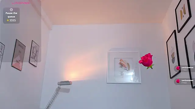 shyblacksweetiee online show from April 14, 2:49 am