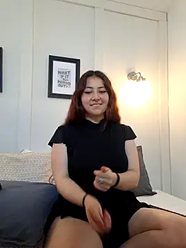 Nicolle Evanss  online show from March 31, 3:19 am