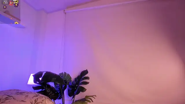 Nicolle Evanss  online show from December 20, 4:37 am