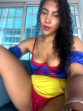 Snapshot of SophieD chatting on December 3, 12:37 pm SophieD online show from December 3, 12:37 pm