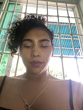 Snapshot of SophieD chatting on November 12, 1:37 pm SophieD online show from November 12, 1:37 pm