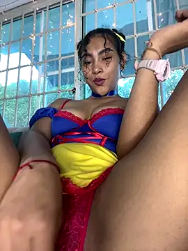 Snapshot of SophieD chatting on September 24, 11:28 am SophieD online show from September 24, 11:28 am