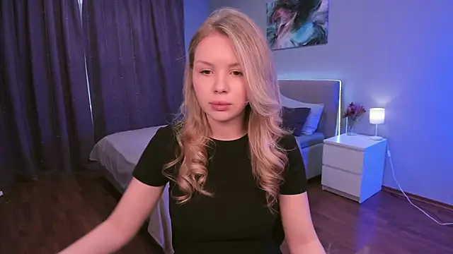 AdalineLove online show from October 10, 11:44 am