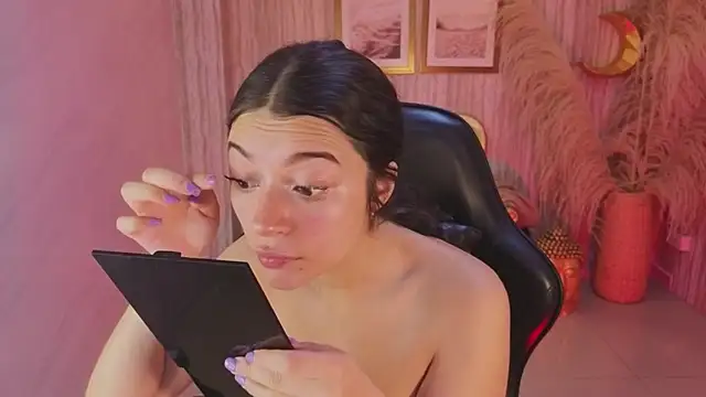 valkiria ardent s online show from February 26, 1:00 pm