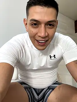 Snapshot of blackbullger_ chatting on October 9, 11:44 am blackbullger online show from October 9, 11:44 am
