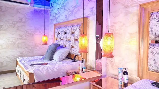 julyana mendez online show from October 19, 7:16 pm