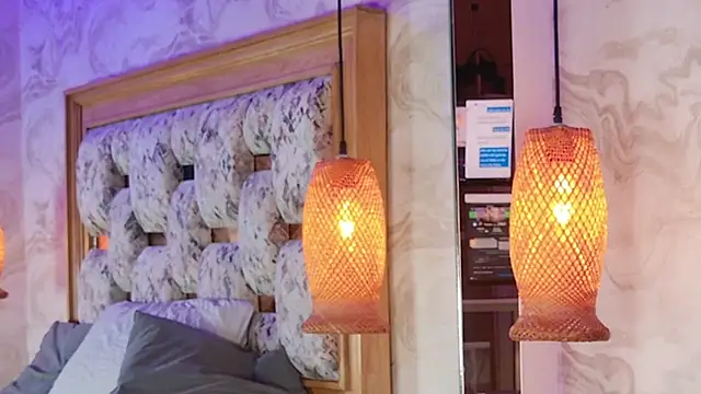 julyana mendez online show from October 29, 7:35 pm