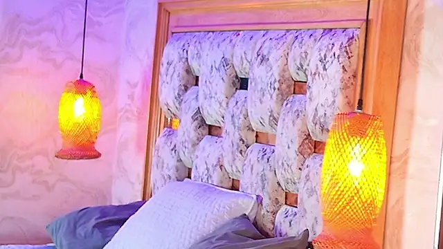 julyana mendez online show from October 21, 7:57 pm