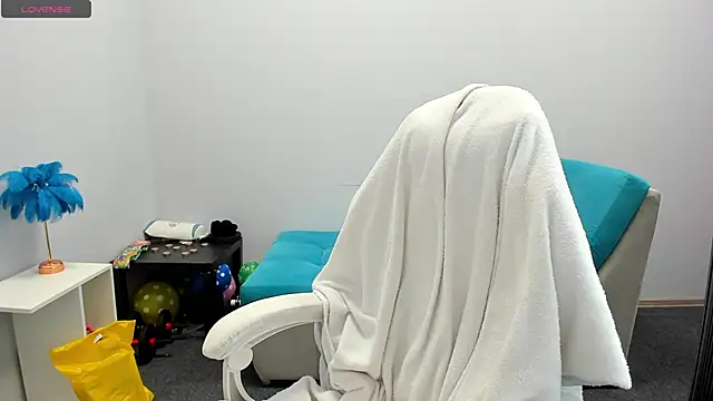 Snapshot of juliamurr_18 chatting on November 13, 1:20 am juliamurr 18 online show from November 13, 1:20 am