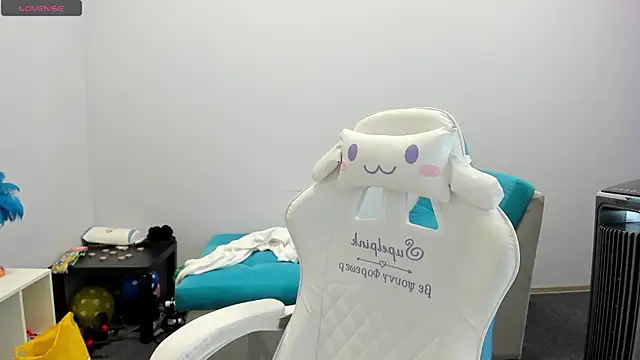 Snapshot of juliamurr_18 chatting on November 18, 2:05 am juliamurr 18 online show from November 18, 2:05 am