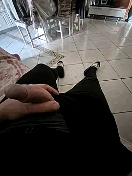 Snapshot of Monella52 chatting on February 18, 8:33 am Monella52 online show from February 18, 8:33 am