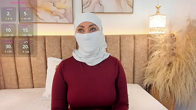 Snapshot of azza__ chatting on November 28, 11:32 am azza online show from November 28, 11:32 am