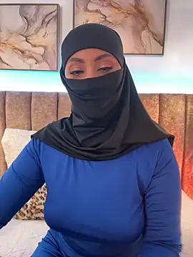 Snapshot of azza__ chatting on October 24, 4:39 pm azza online show from October 24, 4:39 pm