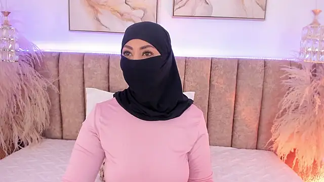 Snapshot of azza__ chatting on November 14, 12:09 pm azza online show from November 14, 12:09 pm