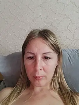 LunaSugarX online show from November 5, 9:45 am