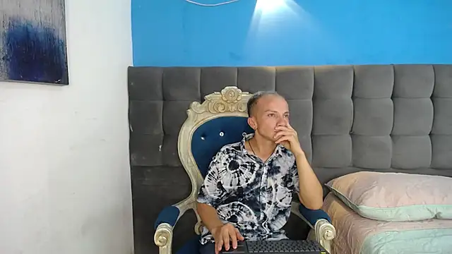 DaddyPoweer online show from October 12, 3:30 am