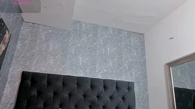 orion  smith online show from April 10, 8:27 pm