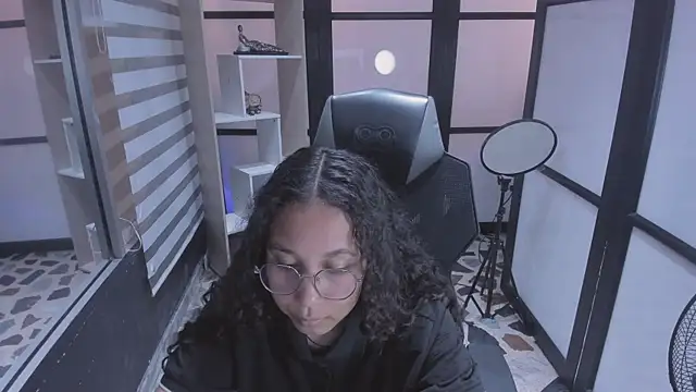 Noahsmitth  online show from October 13, 2:24 am