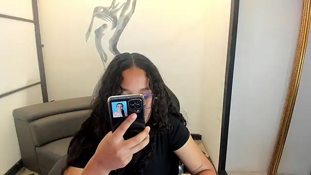 Noahsmitth  online show from October 8, 4:14 am
