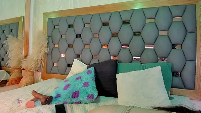 bonnie sm online show from December 4, 7:13 pm