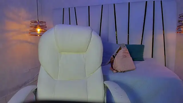 bonnie sm online show from January 18, 7:06 pm