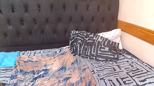 Snapshot of Sexy_PureFire chatting on October 30, 4:11 am Sexy PureFire online show from October 30, 4:11 am