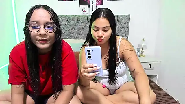 nay and aleja1 online show from June 20, 10:15 pm