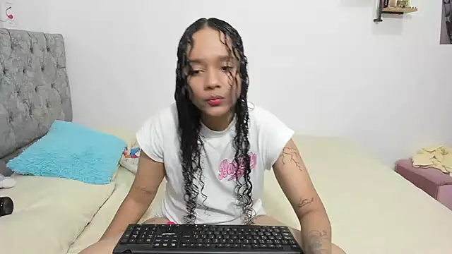 nay and aleja1 online show from December 15, 2:06 am