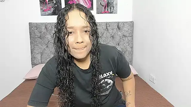 nay and aleja1 online show from February 5, 3:24 am