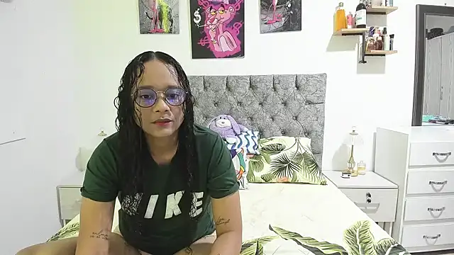 Snapshot of nay_and_aleja1 chatting on May 9, 3:10 am nay and aleja1 online show from May 9, 3:10 am