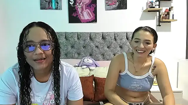 Snapshot of nay_and_aleja1 chatting on May 21, 2:53 am nay and aleja1 online show from May 21, 2:53 am