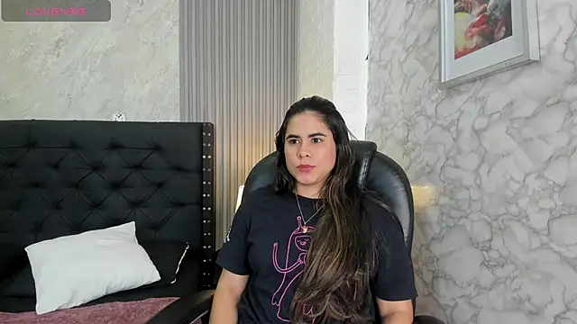 Snapshot of alicy__torres chatting on April 23, 12:11 pm alicy torres online show from April 23, 12:11 pm