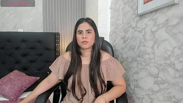 Snapshot of alicy__torres chatting on May 5, 12:08 pm alicy torres online show from May 5, 12:08 pm