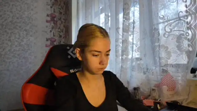 Snapshot of Witching_Moon chatting on November 7, 7:35 am Witching Moon online show from November 7, 7:35 am