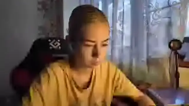 Snapshot of Witching_Moon chatting on November 1, 8:41 am Witching Moon online show from November 1, 8:41 am