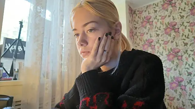 Snapshot of Witching_Moon chatting on October 3, 8:05 am Witching Moon online show from October 3, 8:05 am